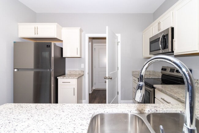 Building Photo - Elevated Living Starts Here  Now Pre-Leasing in Winchester, KY