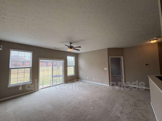 Photo - 639 N Grant St