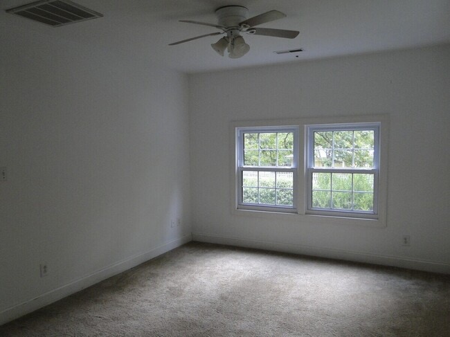 Photo - 106 Pine St