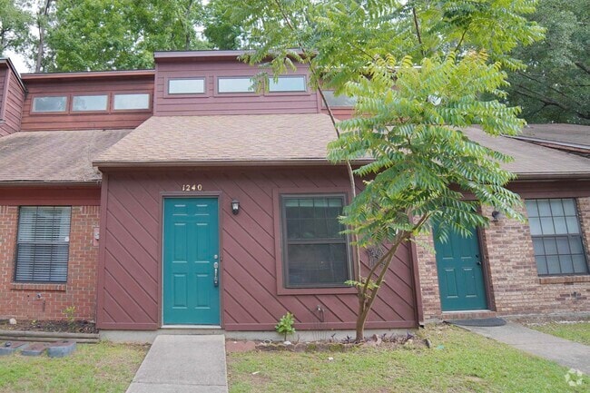Building Photo - 1240 High Rd Rental