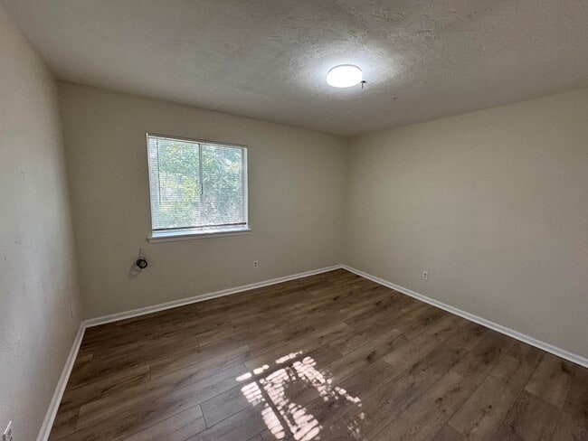Photo - 1401 Lazy Brook Unit D