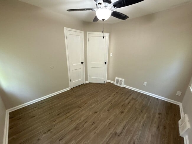 Photo - Renovated 3-Bedroom Home – We Welcome Sect...