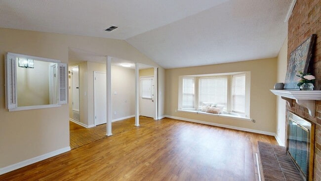 Photo - Lovely 4 bedroom, 2 bath home in Overlook