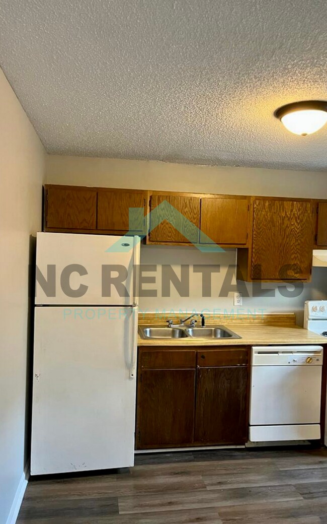 Photo - 2401 Markwood Ln SE Unit E