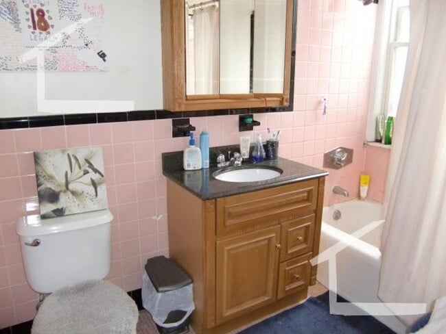 Photo - BU East Massive 2 bed flat Near St Mary  Hurry for this one  Be gone by March!