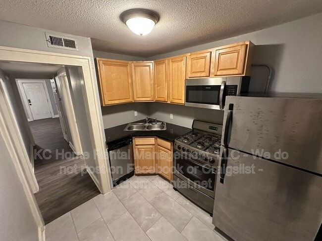 Photo - 1112 W 41st Terrace