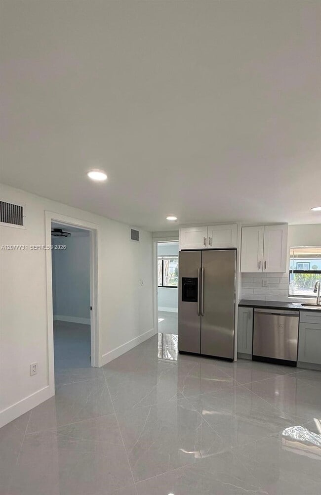 Photo - 305 NE 58th Terrace