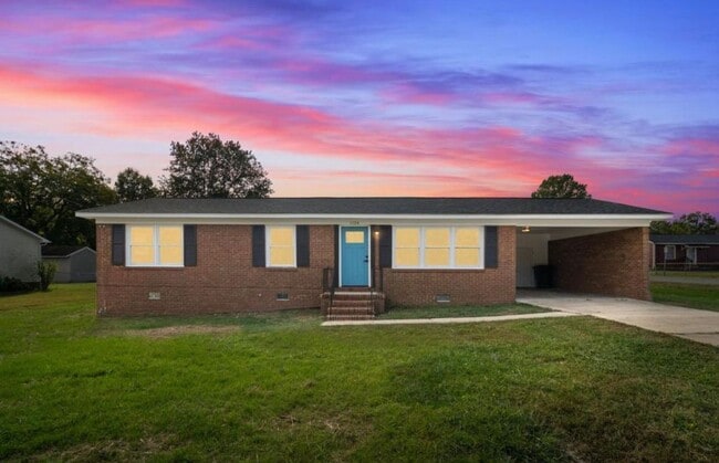 Building Photo - Well maintained 3 bedroom home!
