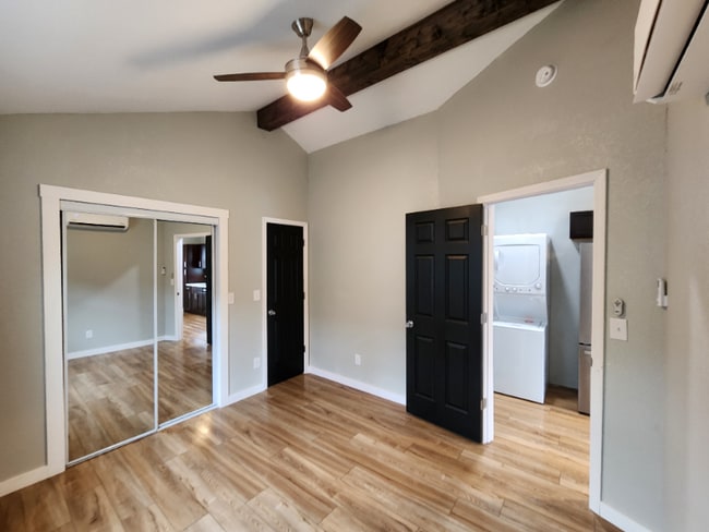Photo - 1110 Hawthorne Ave