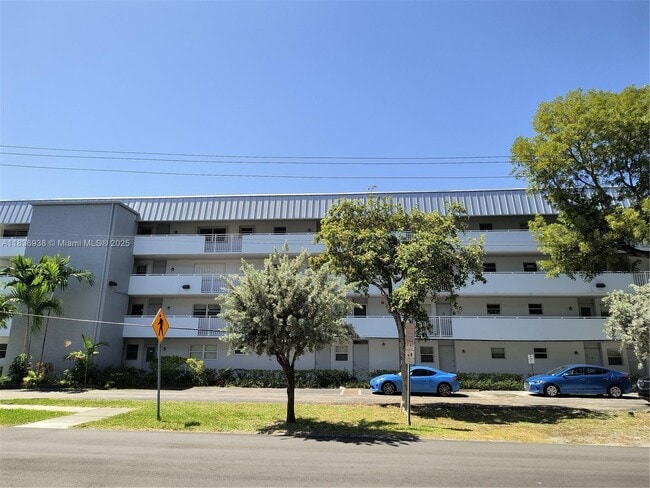 Building Photo - 3600 NE 170th St Unit 111 Rental