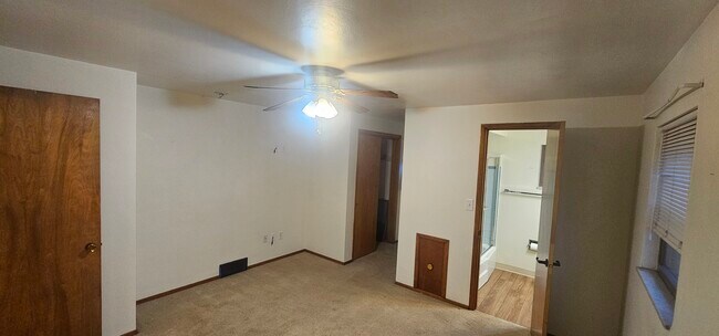 Photo - 2774 S Park Rd Unit Right Looking