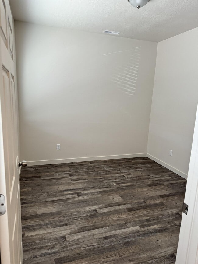 Photo - 309 E Grove Ave