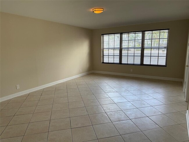 Photo - 2420 SE 17th St Unit 201C