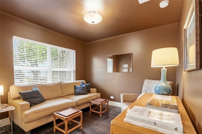 Photo - 603 Crockett St