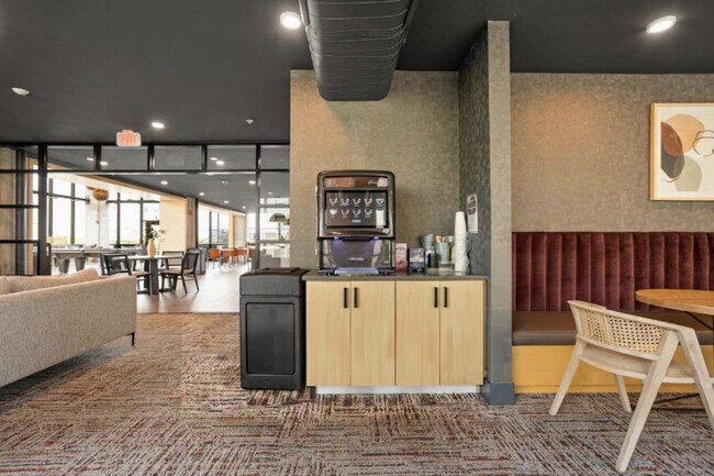 Photo - 421 N Pennsylvania St Unit ID1313948P