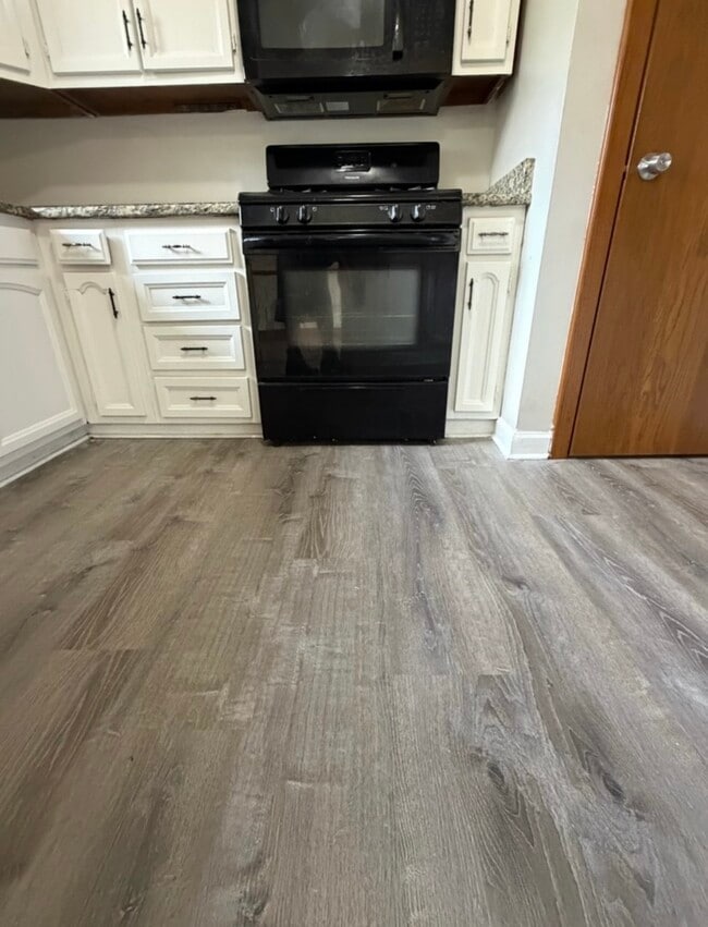 Photo - 18453 Clyde Rd