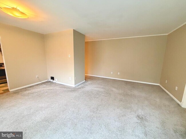 10506 Weymouth St Unit 204