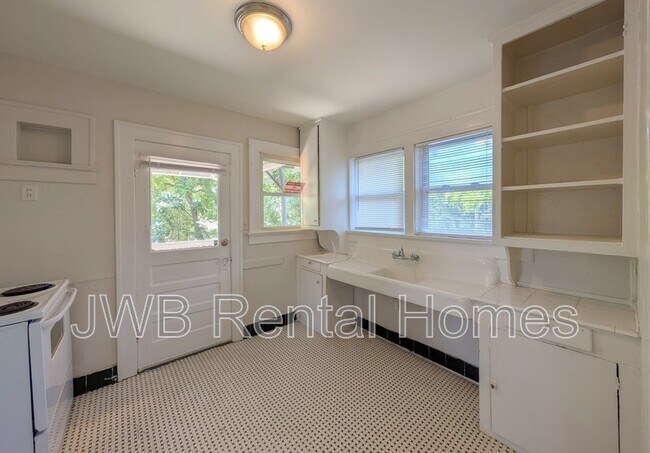Photo - 2022 Dellwood Ave Unit 4