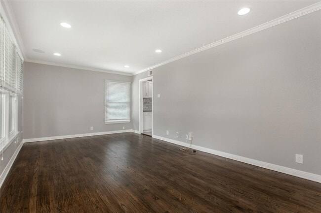 Photo - 570 Bondstone Dr