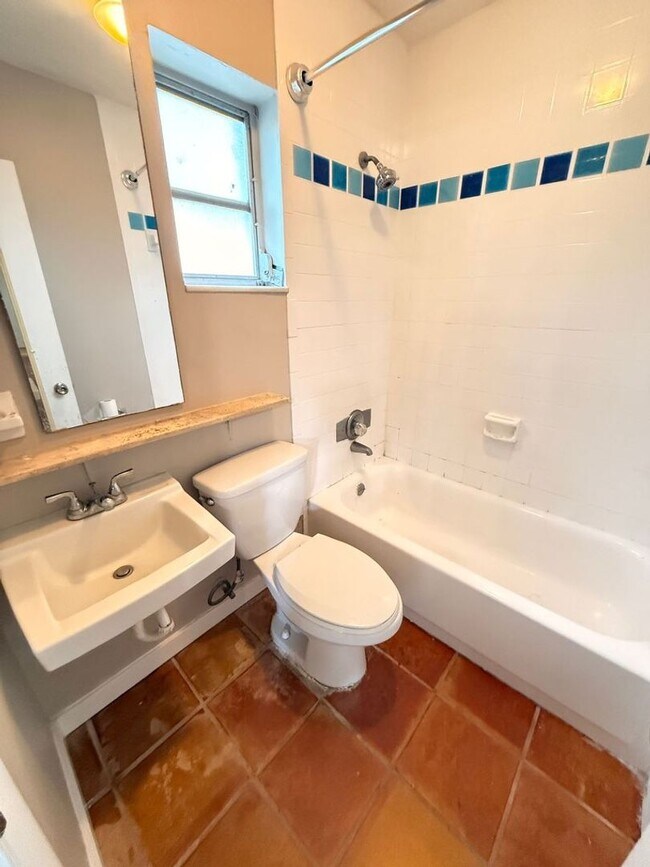 Photo - 1151-1159-1159 NE 18th St Unit 1155