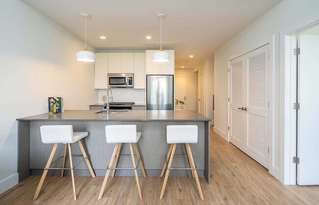 Photo - 323 Pine St Unidad 330