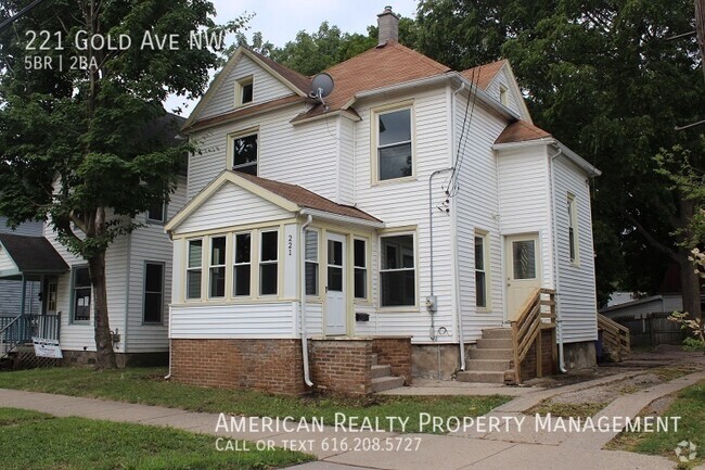 Building Photo - 221 Gold Ave NW Rental