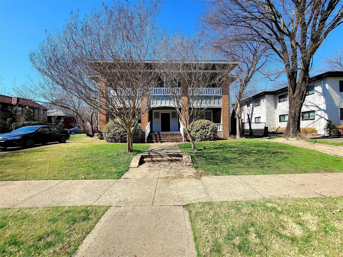 2 Bedroom, 1 Bath in Munger Place! - 2 Bedroom, 1 Bath in Munger Place!