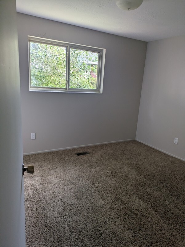 Photo - 4960 S 425 W Unit 1