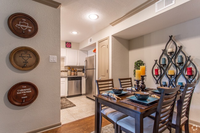 Dining Area - Teakwood at Seabrook