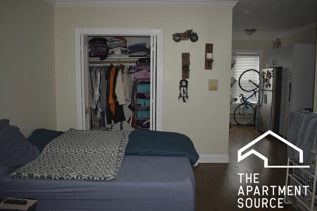 Photo - 3817 N Greenview Ave Unit 3W