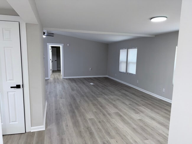 Photo - 4994 Esther Bandy Rd