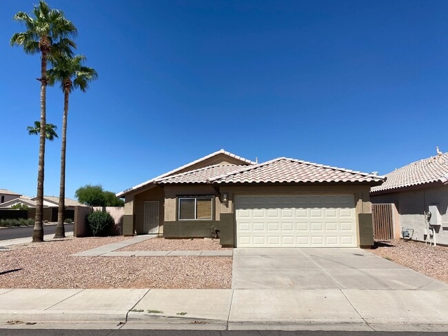 3 Bed 2 Bath Corner Lot - 3 Bed 2 Bath Corner Lot Casa
