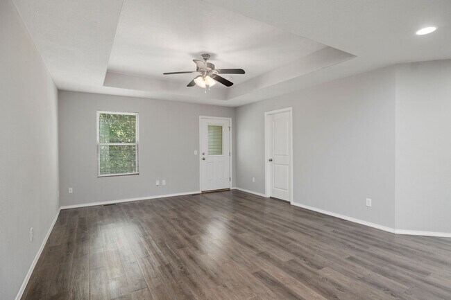 Photo - 3 Bedroom Duplex Rental in Springfield!