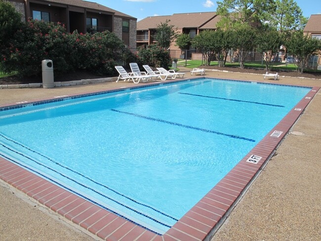 Photo - College Station - Cripple Creek Condos - 1 bedroom - 1 bath - pool on site.