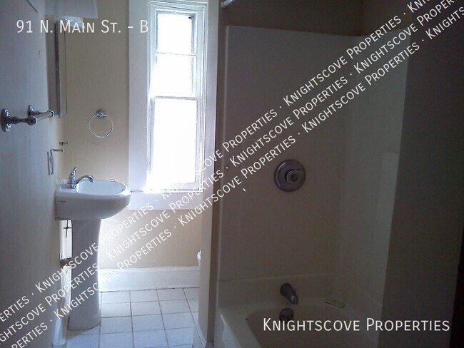 Photo - 91 N Main St Unit B