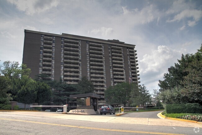 Building Photo - 1800 Old Meadow Rd Unit #806 Rental