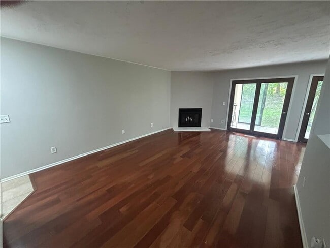 Photo - 15105 Lesley Ln