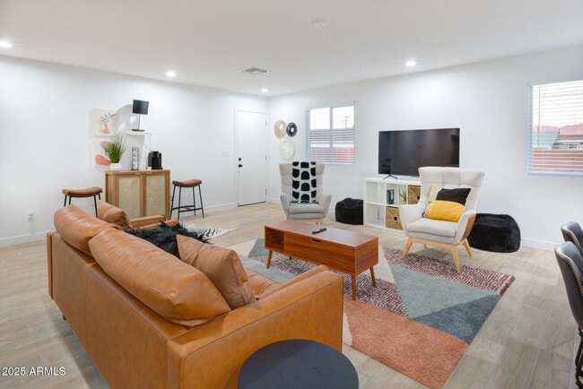 Photo - 341 S Mountain Rd