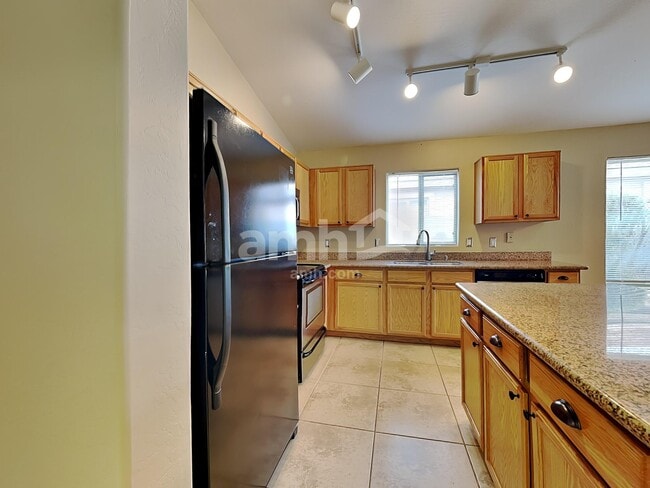 Photo - 45611 W Tulip Ln