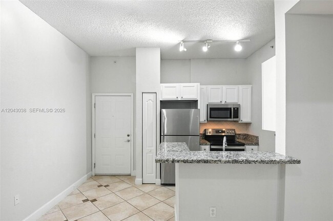 Photo - 6001 SW 70th St Unit 108