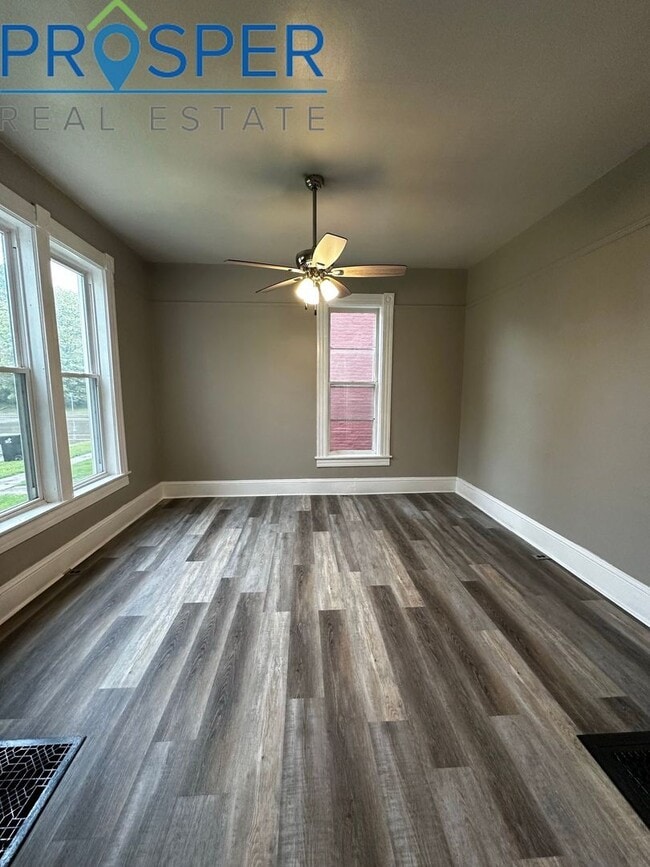 Photo - Charming 4 Bedroom House on Earl Street - ...
