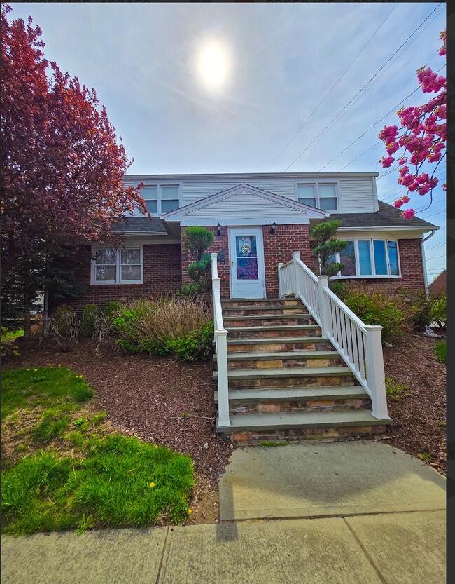 Building Photo - 50 Newark Pl Unit 2nd Apt