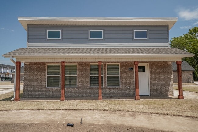 Building Photo - 2 bedroom 2 bath home!