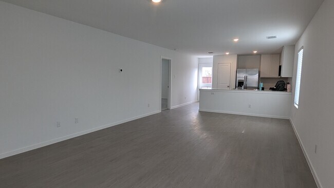 Photo - 3144 Burmese St