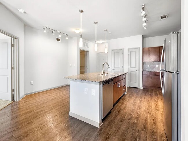 Photo - Live in Richmond – Get 1 Month Free Rent! Unit OAWE