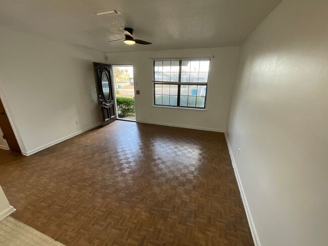 Photo - Spacious Brick 3/1 in Marianna in Quiet Cul-de-Sac