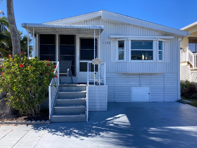 Photo - 1192 Nettles Blvd