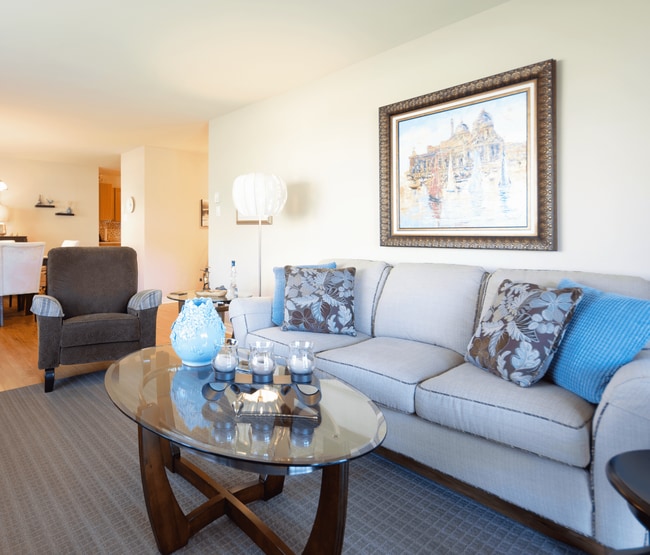 Photo - 300 Reynolds Street