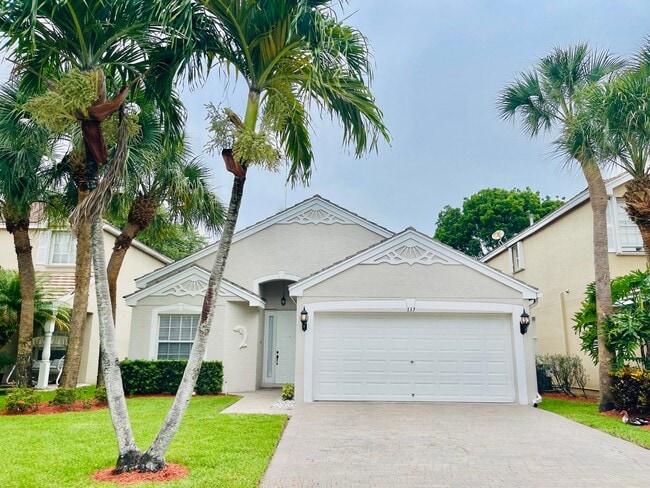 Photo - 137 Canterbury Pl