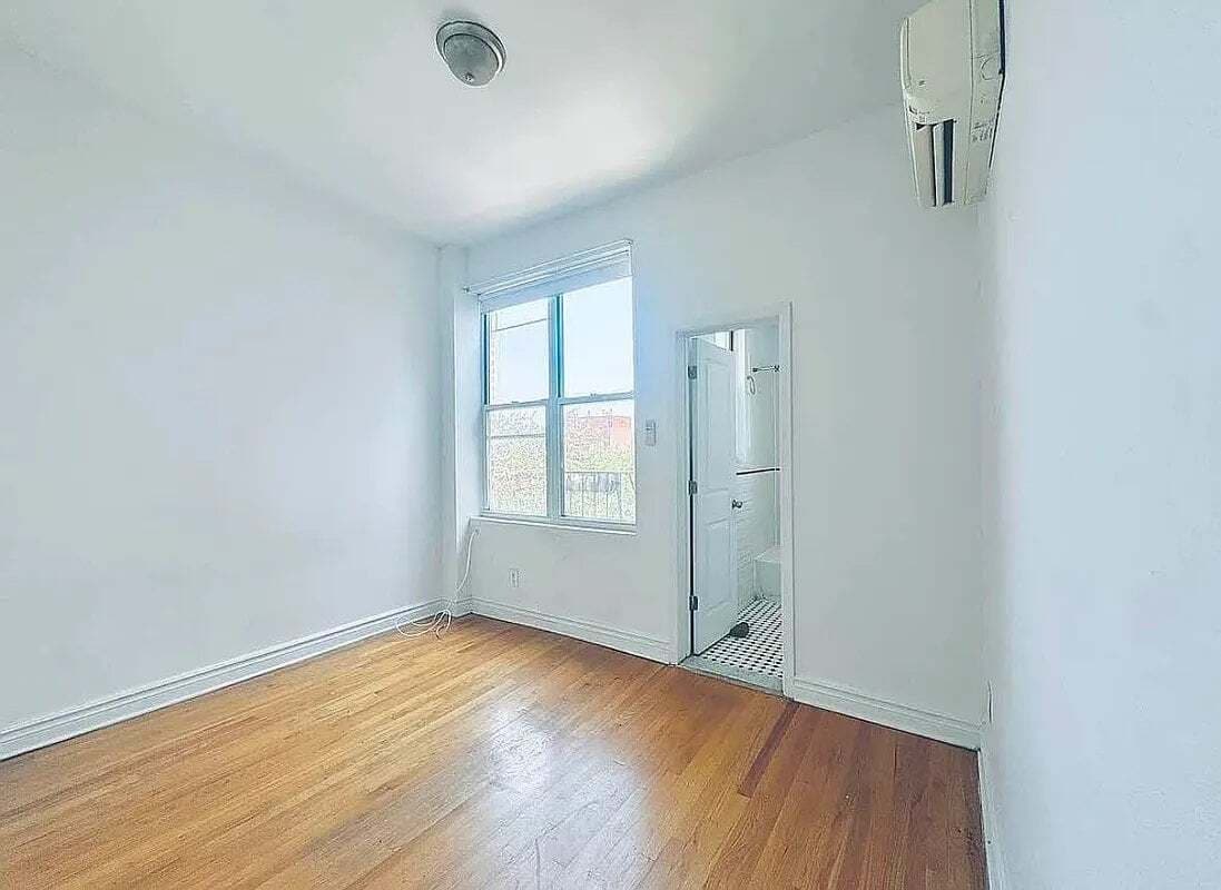 Photo - 105 Wilson Ave Unit 2R